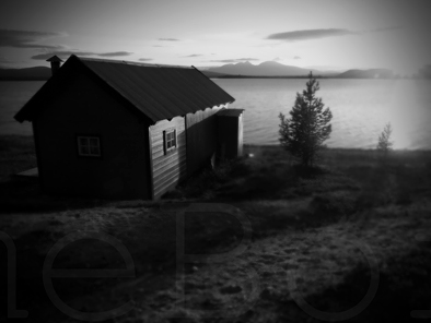 Cabane  bateau au bord du lac Femund